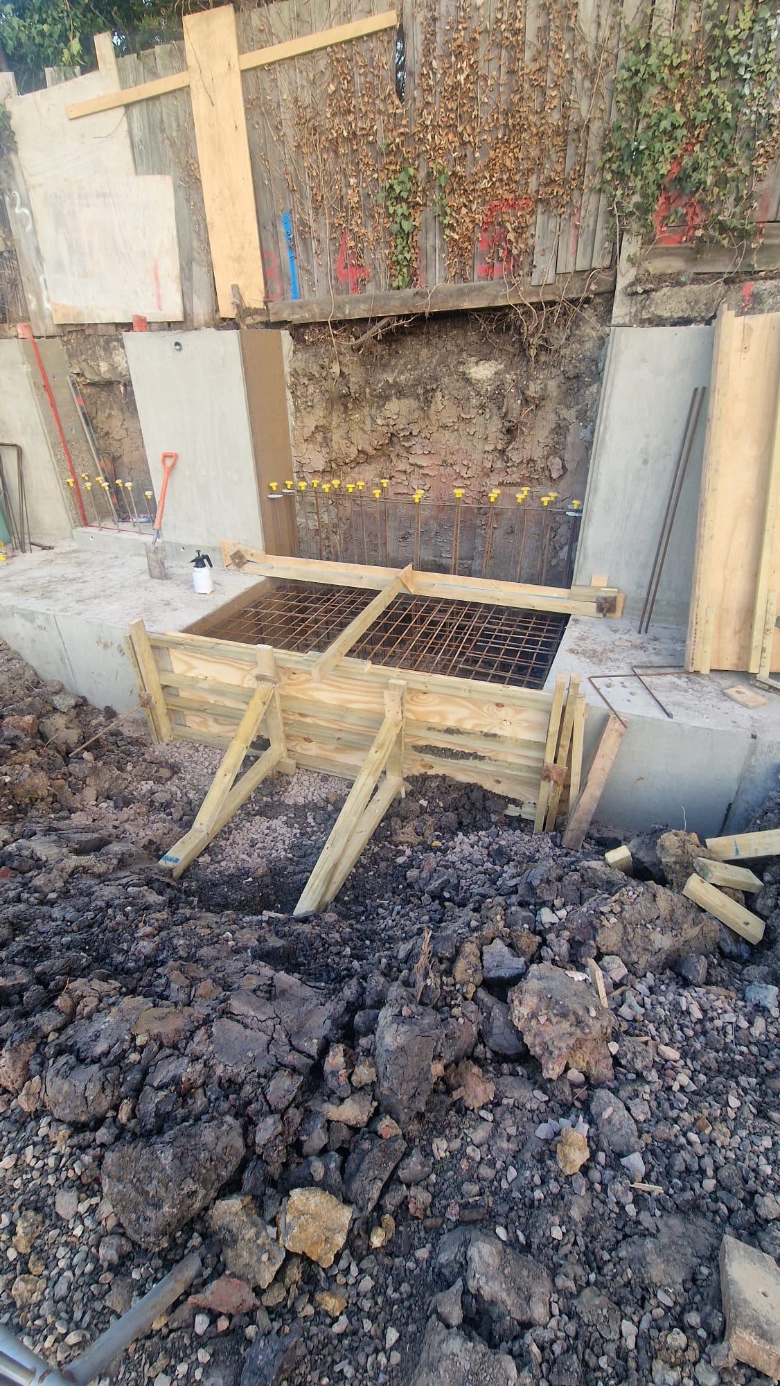 RC retaining wall underpin style construction Sussex