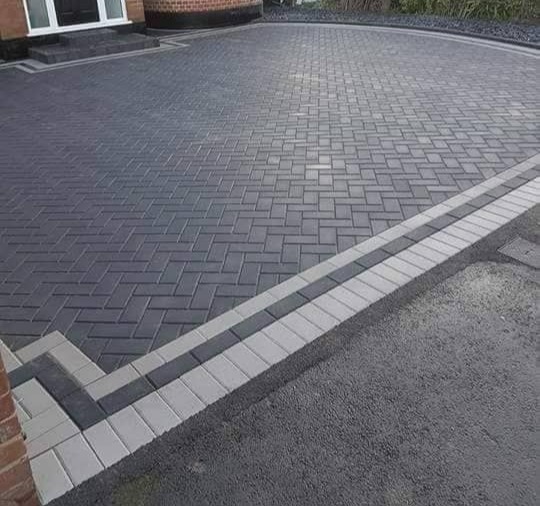 Hove Charcoal Herringbone & Silver Border