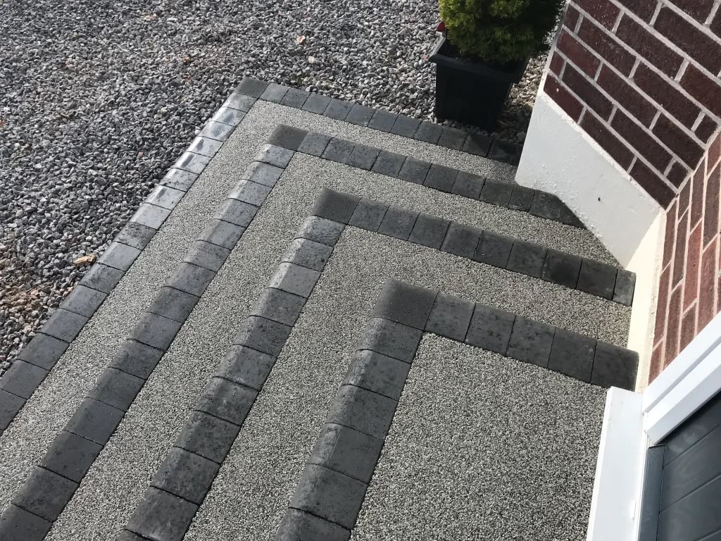 Signature Resin Bound Steps with Marshall Key Kerbs
